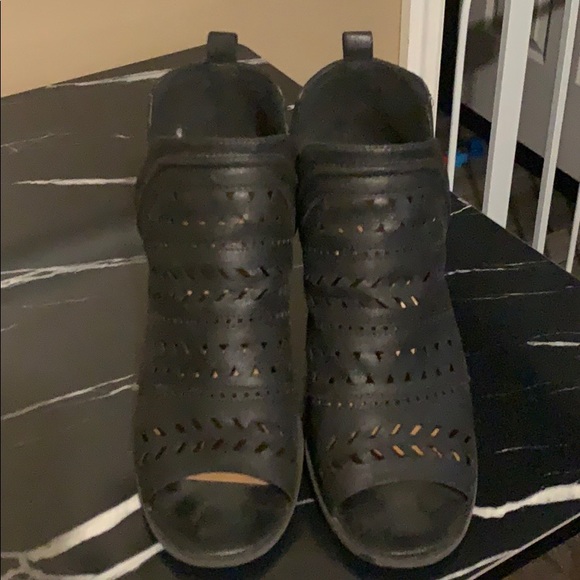 Qupid Black Open Toe Thick Heels // SZ 8 - Picture 4 of 7